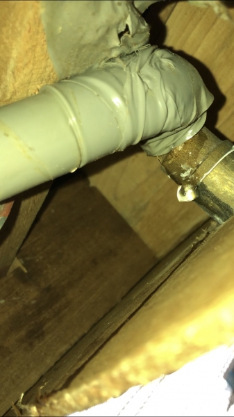 給水管水漏れ